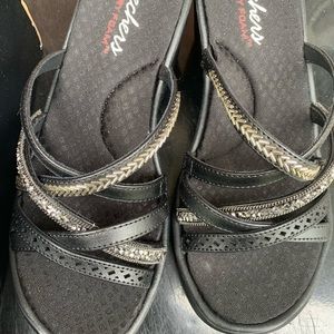 Sketchers memory foam in box sandals